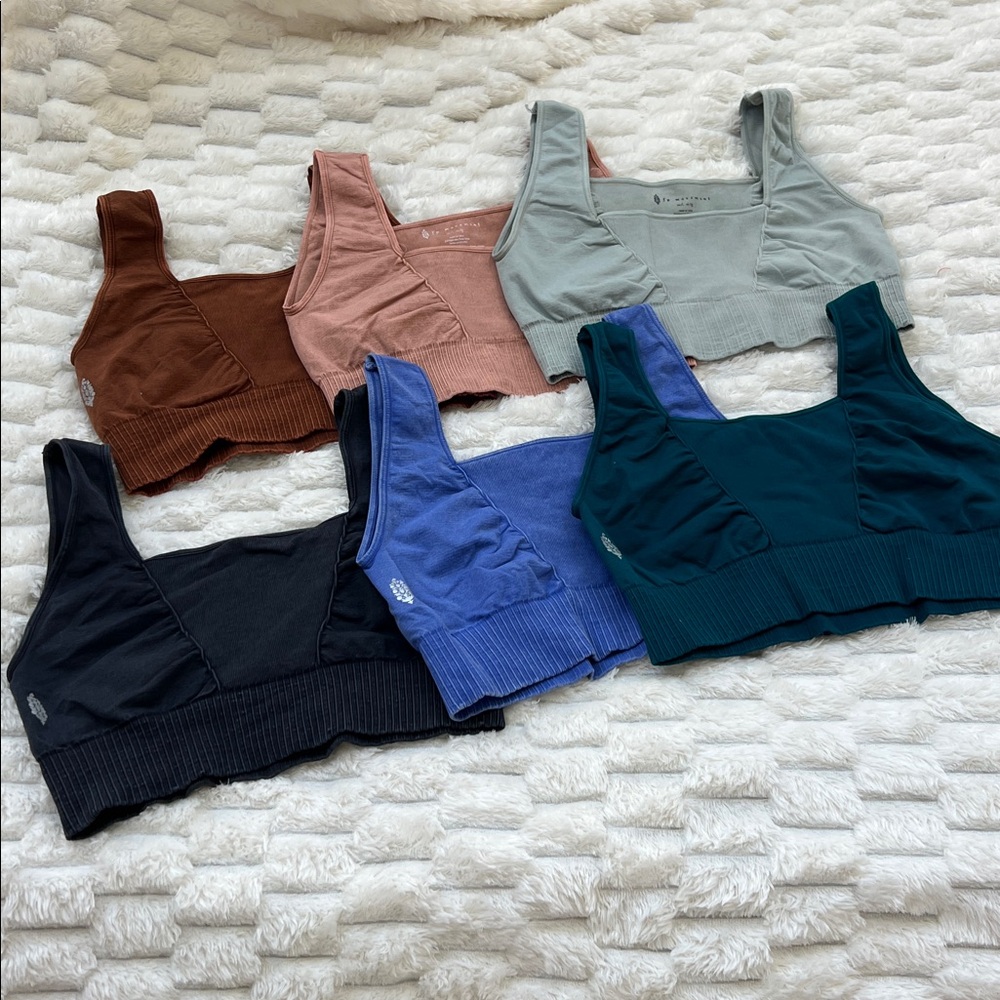 NEW XL 🌺Good Karma square neck bra in XL in many new colors mostly with Logo